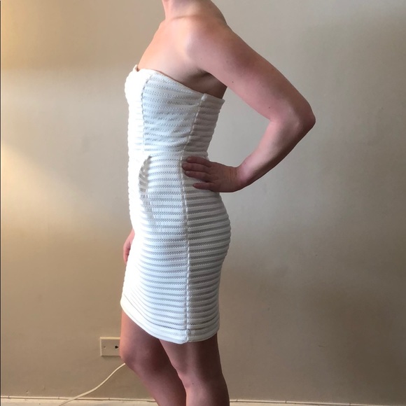 Stunning white dress - Picture 4 of 8